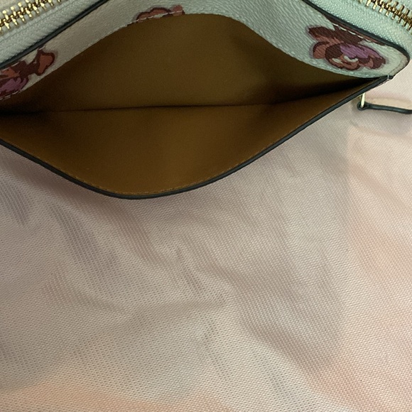 COACH FLORAL ZIPPY WALLET - Picture 3 of 12